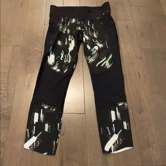 NWT Under Armour Speedpocket Run Printed Crop S - Picture 4 of 11